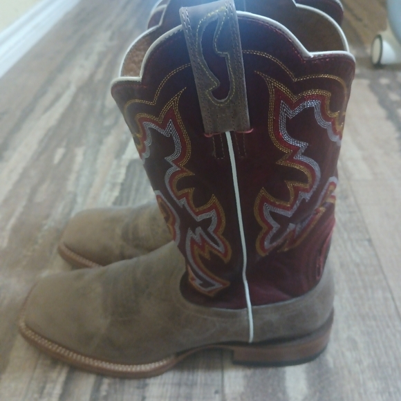 Ariat men's boots - Picture 4 of 9